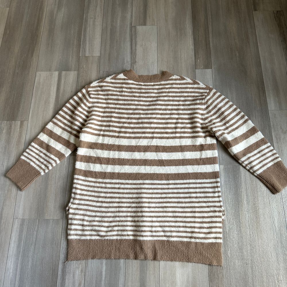 NWT Ava & Viv Sweater Plus Size Womens XXL Tan Stripe Soft VNeck Pullover - Picture 2 of 7